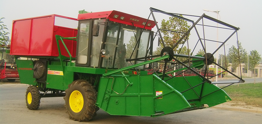 永利娱乐城 4QZ-2450 自走式青饲料收获机